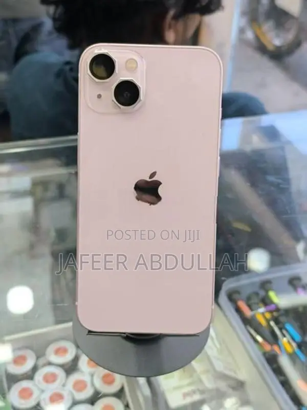Apple iPhone 13 (Used)