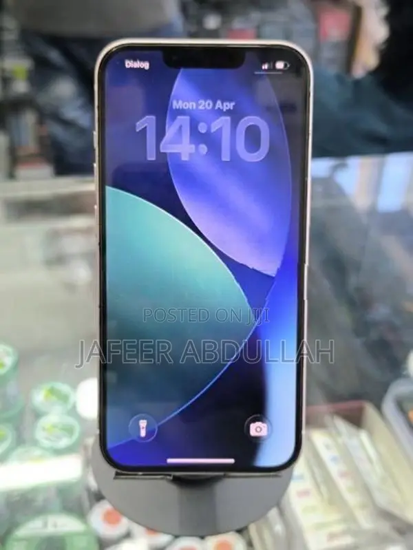 Apple iPhone 13 (Used)