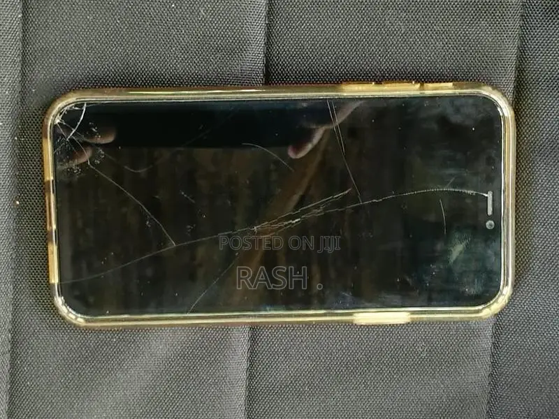 Apple iPhone 11 i phone (Used)