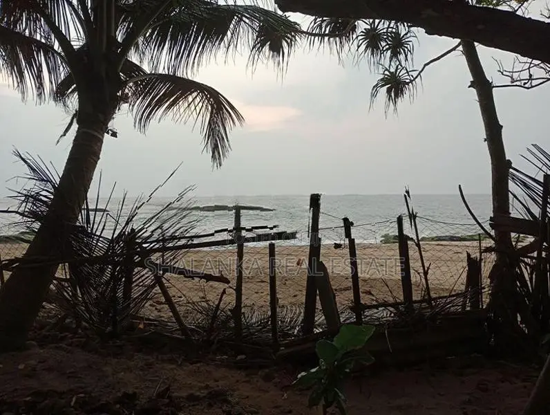 On the Beach Land for Sale in Beruwala – 34 Perches