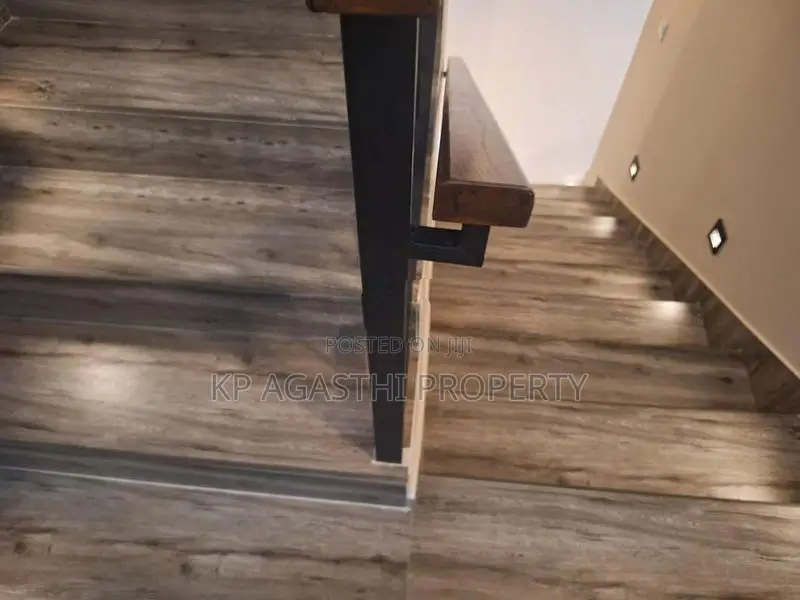 Dehiwala Hillstret Brand New Luxury House for Sale