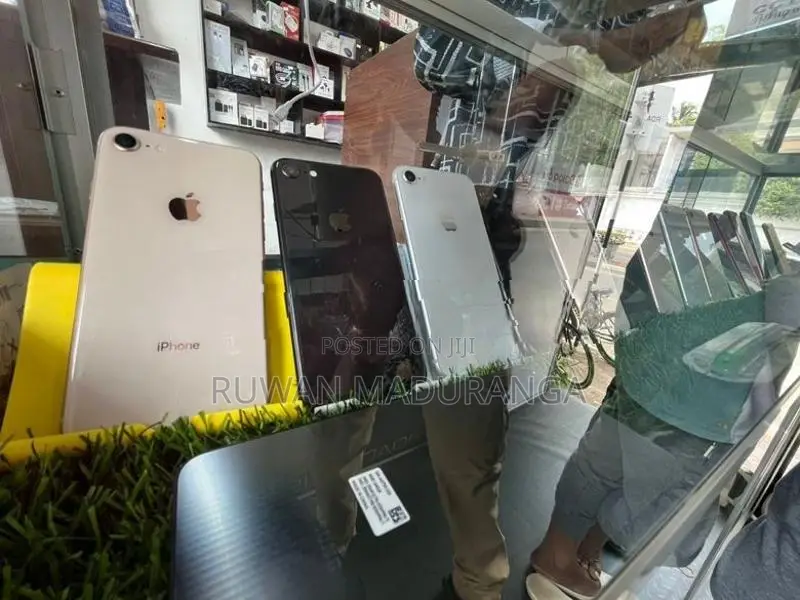 Apple iPhone 8 64gb (Used)
