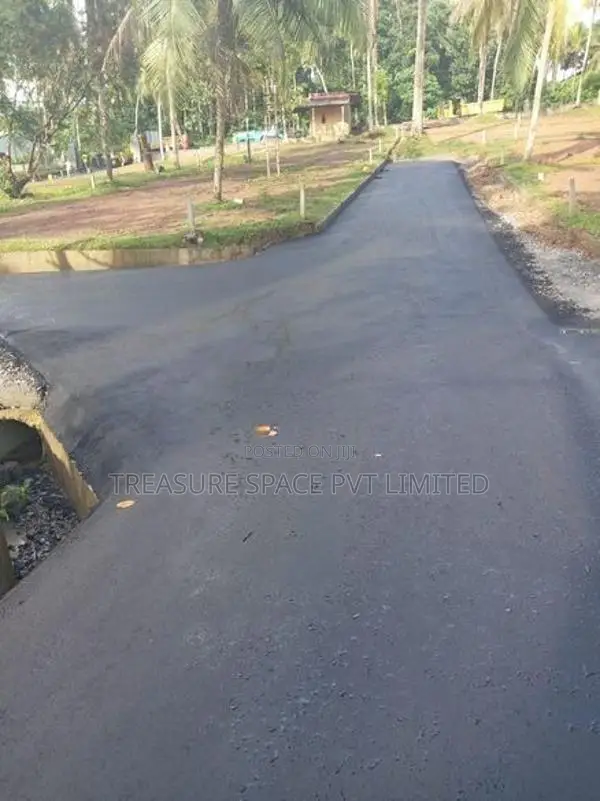 Land for sale at Athurugiriya with easy access to Colombo