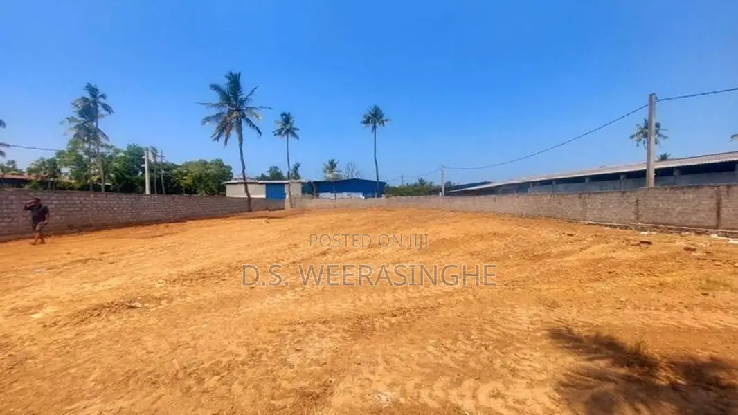 Prime Commercial Land with Warehouses for Sale – Hendala, Wattala