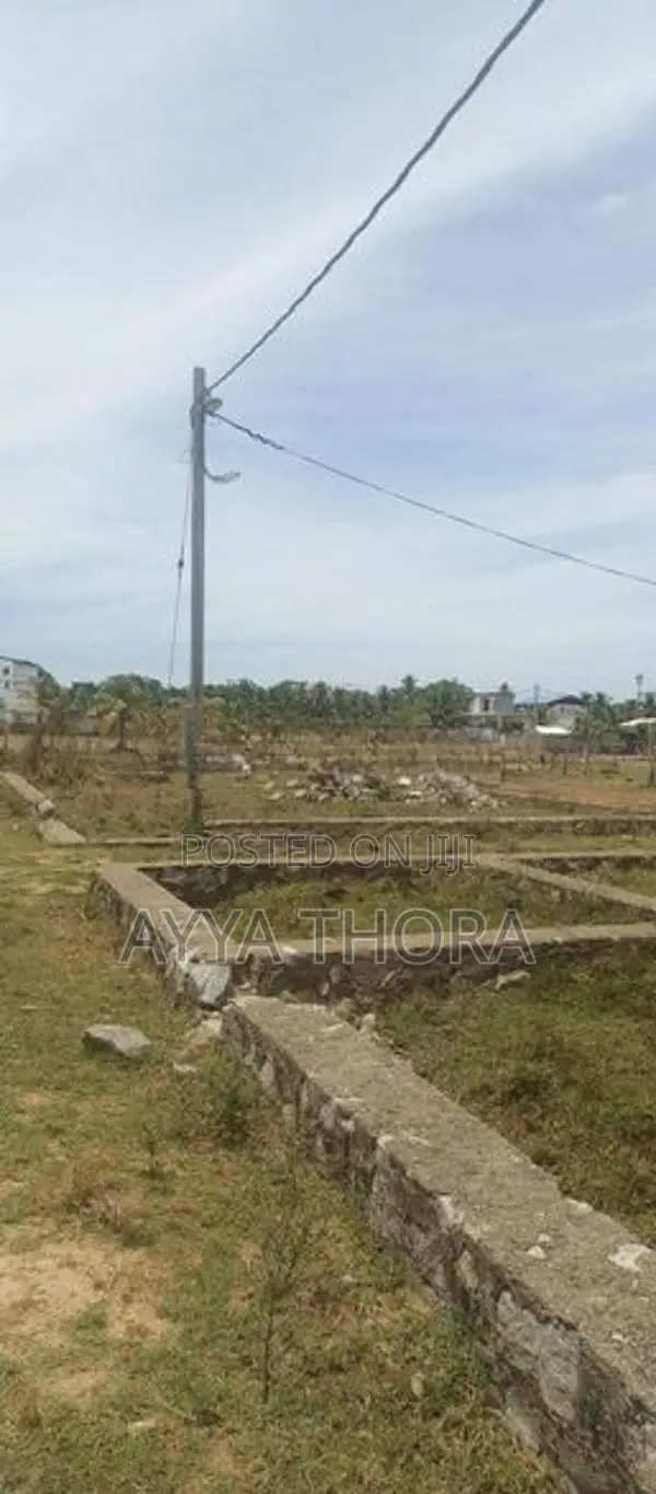 LAND FOR SALE IN ADDALAICHENAI -05
