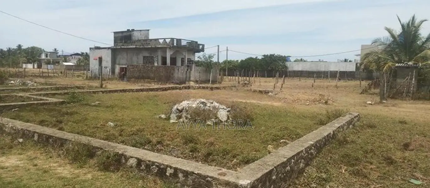 LAND FOR SALE IN ADDALAICHENAI -05