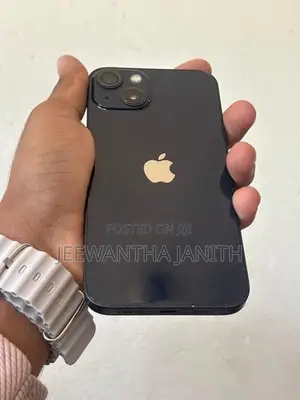 Apple iPhone 13 (Used)