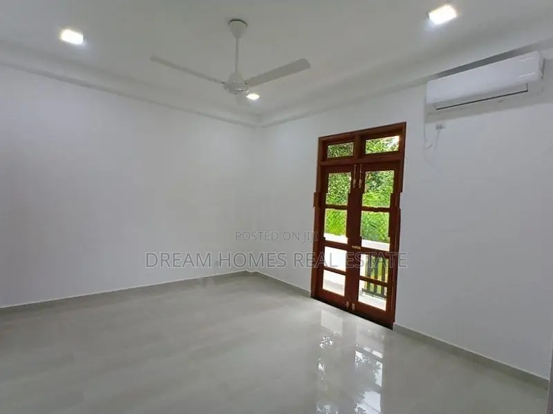 Luxury Three-Storey House for Sale – Boralesgamuwa (Gangarama Road)
