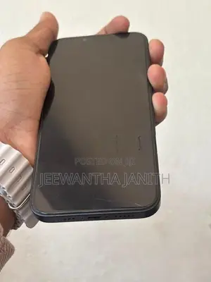 Apple iPhone 13 (Used)