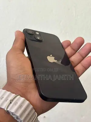 Apple iPhone 13 (Used)
