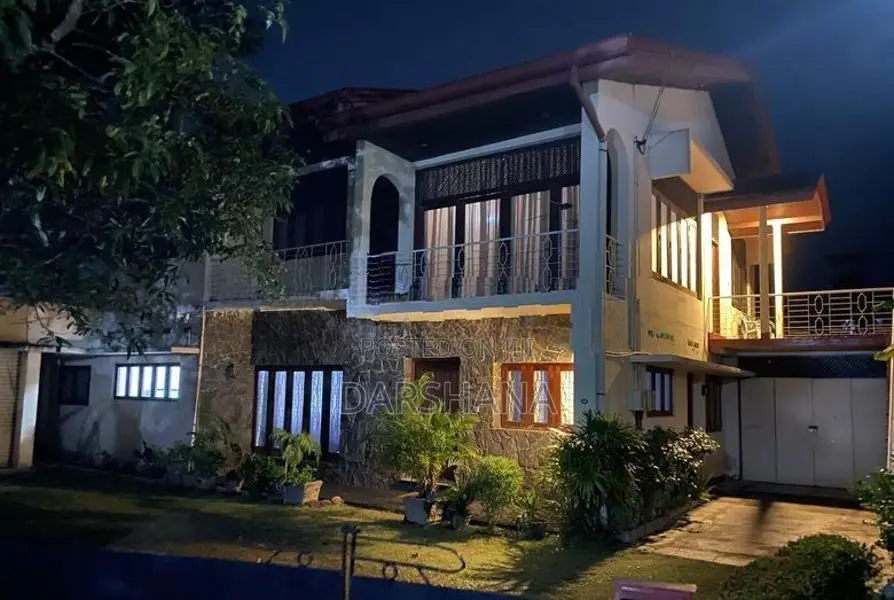 Comfortable House Near Galle Road, Rathmalana