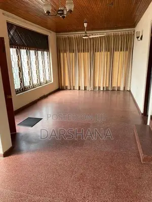 Comfortable House Near Galle Road, Rathmalana
