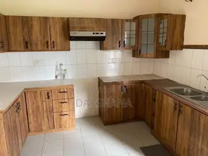 Comfortable House Near Galle Road, Rathmalana