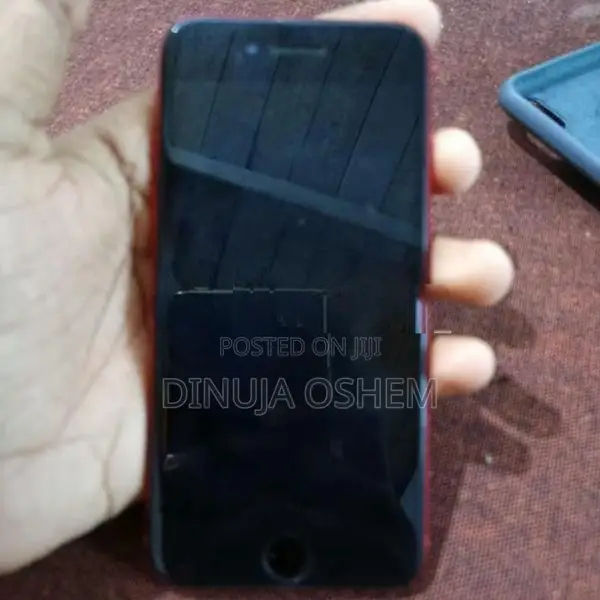 Apple iPhone SE 2 (Used)