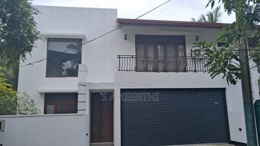 Two Storey House for Sale in Athurugiriya