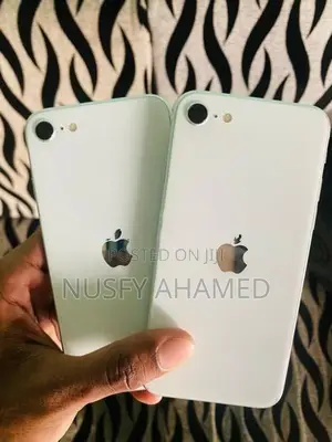 Apple iPhone SE 2 (128Gb) (Used)