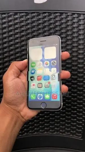 Apple iPhone SE 2 White 128GB (Used)