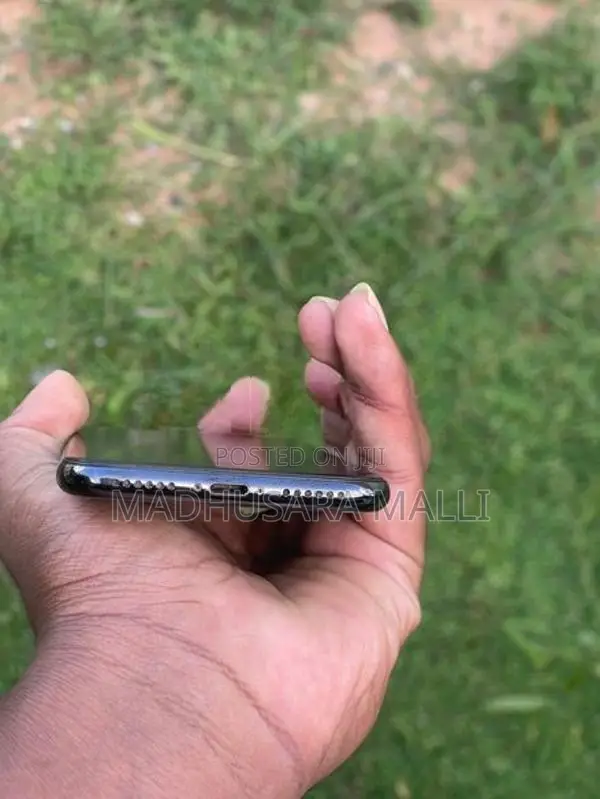Apple iPhone X (Used)