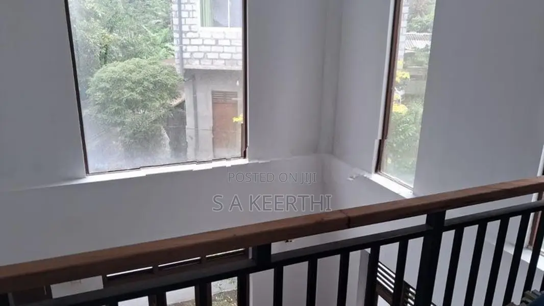 Two Storey House for Sale in Athurugiriya