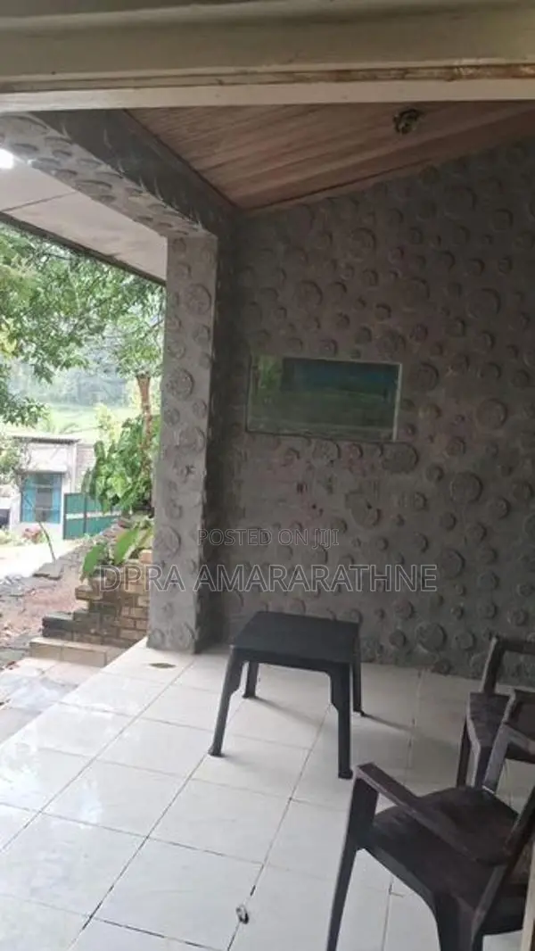 වටිනා නිවසක් සහිත ඉඩමක්