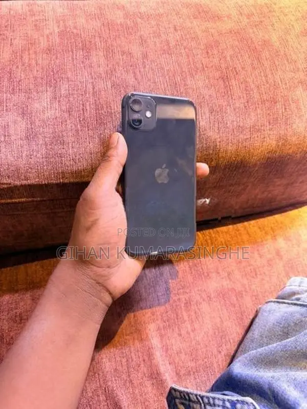 Apple iPhone 11 64GB (Used)