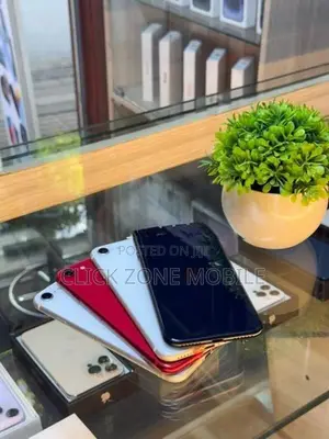 Apple iPhone SE 3 128GB (Used)