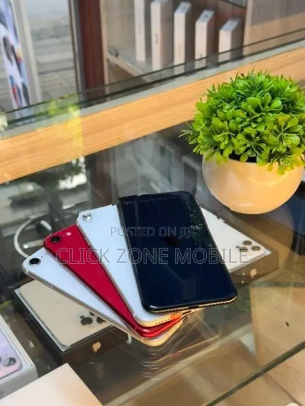 Apple iPhone SE 3 128GB (Used)