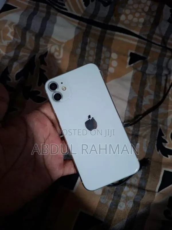 Apple iPhone 11 (Used)