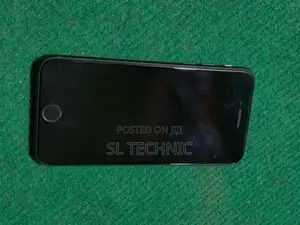 Apple iPhone SE 3 (Used)