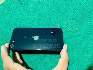 Apple iPhone SE 3 (Used)