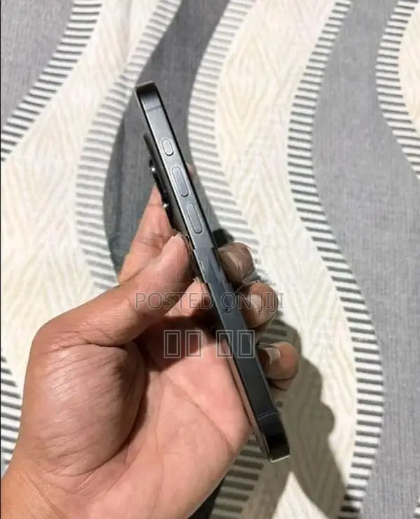 Apple iPhone 15 Pro (Used)