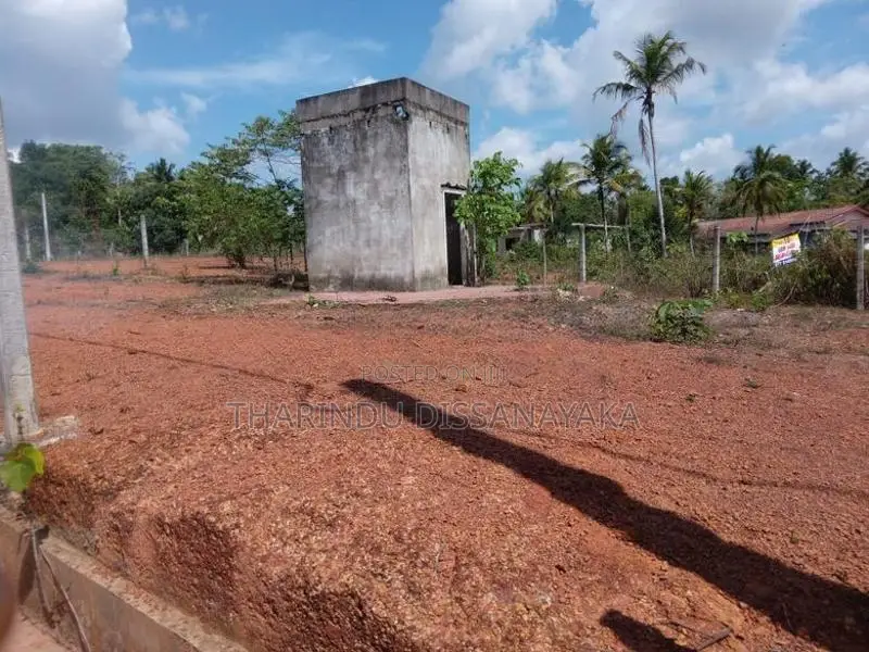 Land in Ganemulla Plot 01