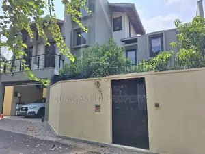 Super Luxury House with Furnitured for Sale Colombo 5