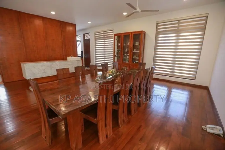 Super Luxury House with Furnitured for Sale Colombo 5