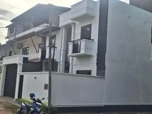 Boralesgamuwa Town Luxury House for Sale