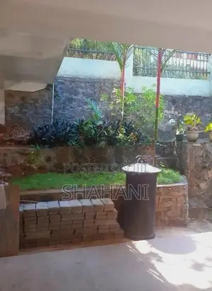 Lake View House in Aniwatta
