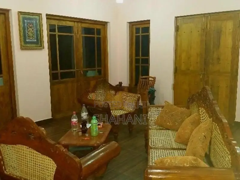 Lake View House in Aniwatta