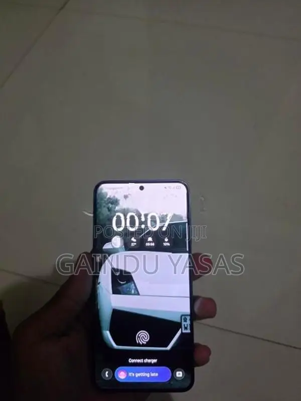 Samsung Galaxy S25 (Used)