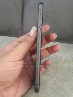 Apple iPhone 11 (Used)