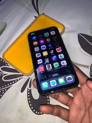 Apple iPhone XR (Used)
