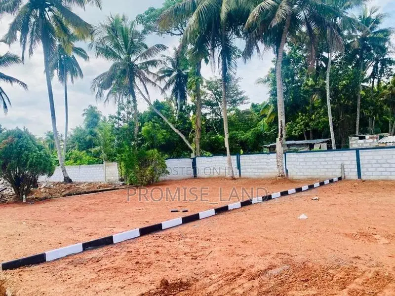 Prime Coastal Land Sale in Wadduwa M21