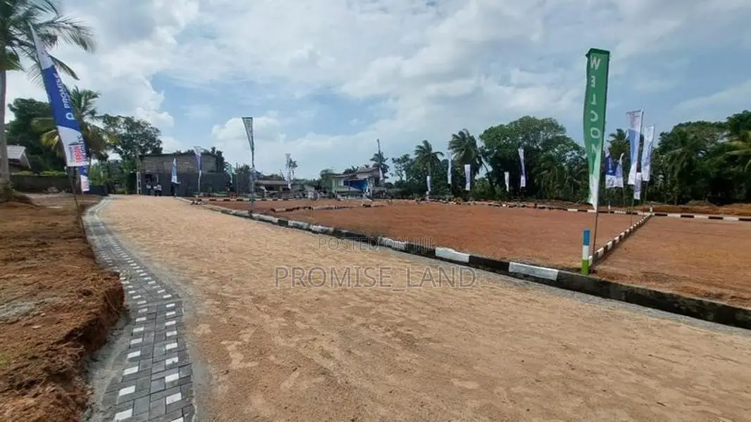 St. Sebastian’s ආසන්නයෙන් අගනා බිම් කොටස් M21