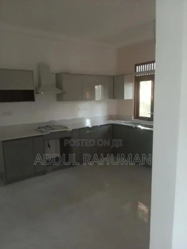 Luxurious Fully Furnished Apartment Battaramula Junction