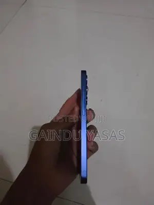 Samsung Galaxy S25 (Used)