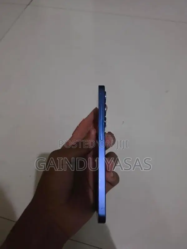 Samsung Galaxy S25 (Used)