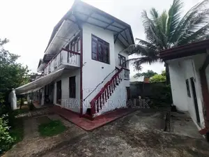 කැලණිය කොපියාවත්ත පාරේ කාමර 7ක විශාල දෙමහල් නිවසක් විකිණීමට