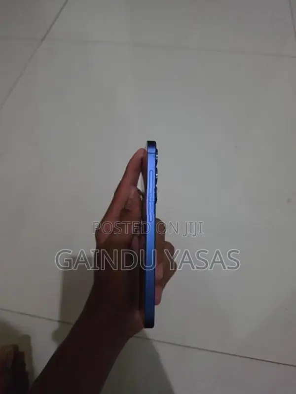 Samsung Galaxy S25 (Used)