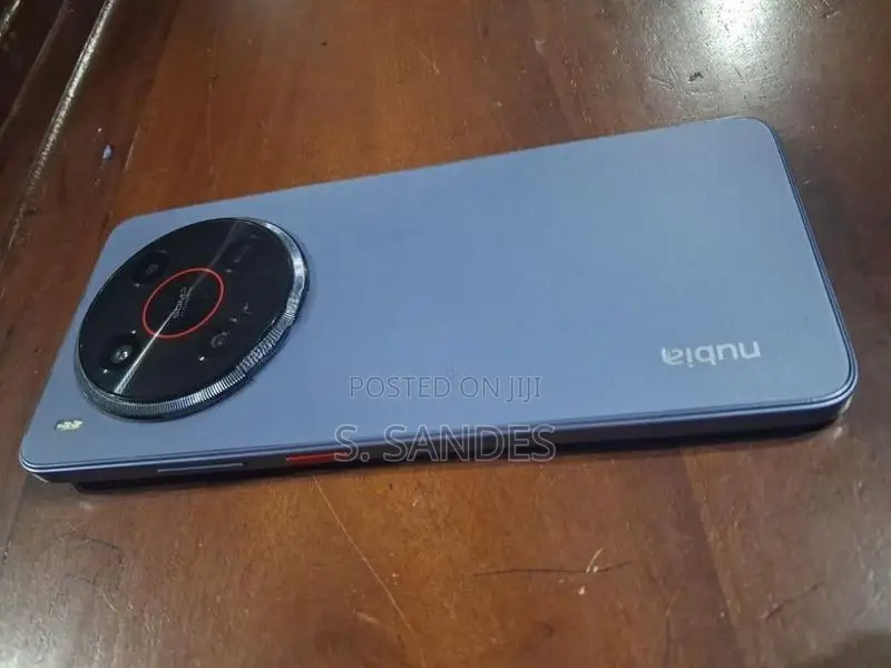 ZTE nubia V70 Max (Used)