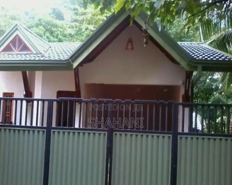 Lake View House in Aniwatta