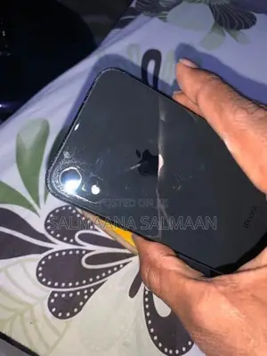 Apple iPhone XR (Used)